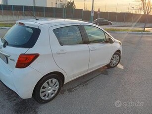 TOYOTA Yaris - 2015