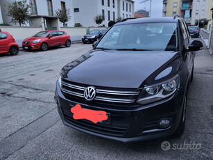 Volkswagen Tiguan TSI colore nero 2015
