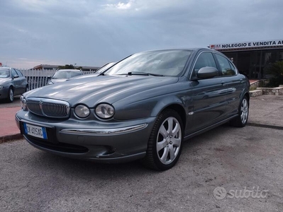 Usato 2003 Jaguar X-type 2.0 Diesel 131 CV (3.800 €)