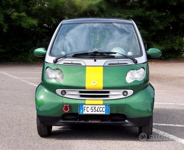 Usato 2003 Smart ForTwo Coupé 0.7 Benzin 61 CV (4.350 €)
