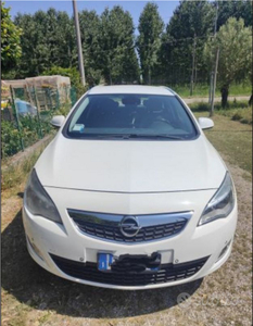 Usato 2012 Opel Astra 1.7 Diesel 110 CV (5.850 €)
