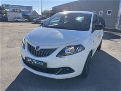 Lancia Ypsilon 1.0 FireFly 5 porte S&S Hybrid Ecochic Gold del 2021 usata a Viareggio