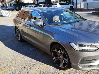 2017 VOLVO V90