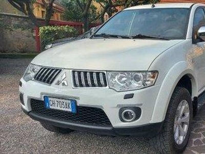 Mitsubishi L200 D.cab 2.5 di-d Intense