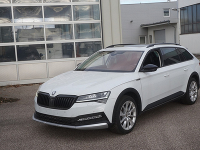 SKODA Superb Combi Scout 4x4 Tdi*ahk Panodach Canton