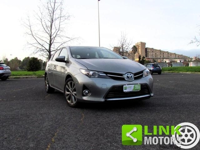 2015 TOYOTA Auris