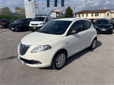 Lancia Ypsilon 1.2 69 CV 5 porte Silver del 2013 usata a Lucca