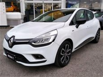 Renault Clio TCe 12V 90 CV 5 porte Moschino Intens del 2019 usata a Monza