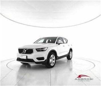 Volvo XC40 T2 Geartronic Momentum del 2021 usata a Viterbo