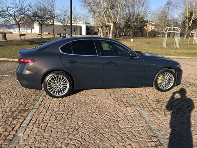 ALFA ROMEO Giulia (2016)