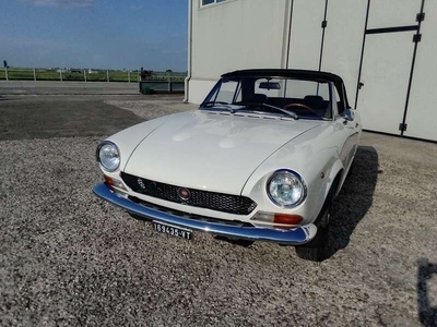 Usato 1971 Fiat 124 Spider 1.6 Benzin 111 CV (23.000 €)