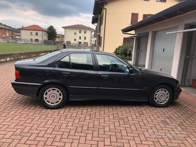 Usato 1992 BMW 318 1.8 Benzin 116 CV (6.000 €)