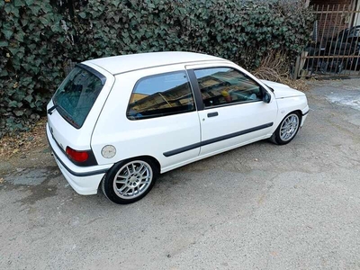 Usato 1995 Renault Clio 1.8 Benzin 135 CV (14.500 €)