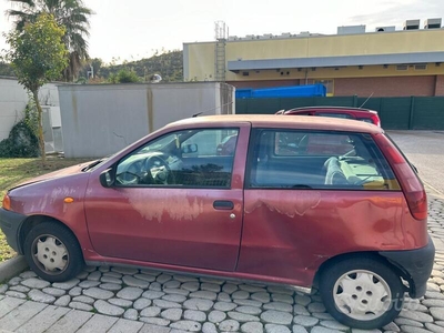 Usato 1997 Fiat Punto 1.1 Benzin 54 CV (950 €)