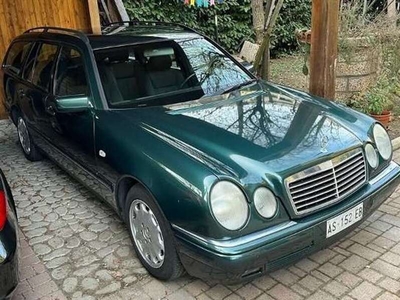 Usato 1997 Mercedes E200 2.0 Benzin 186 CV (4.500 €)