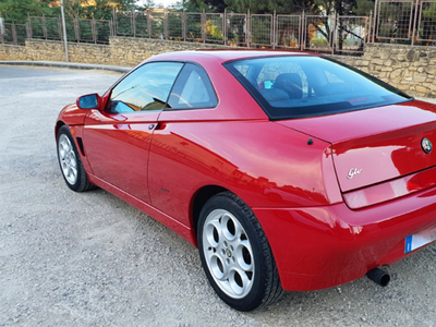 Usato 1998 Alfa Romeo GTV 2.0 Benzin 201 CV (15.000 €)