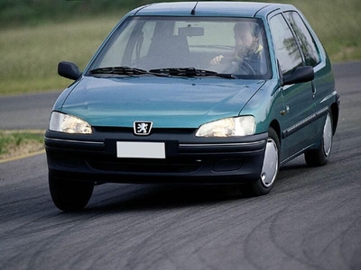 Usato 1999 Peugeot 106 1.0 Benzin 50 CV (2.000 €)