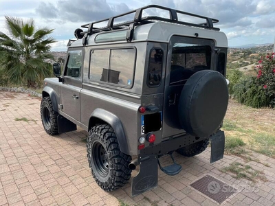 Usato 2000 Land Rover Defender 2.5 Diesel (25.000 €)