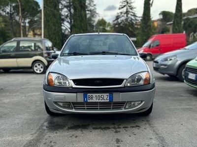 Usato 2001 Ford Fiesta 1.2 Benzin 75 CV (1.800 €)