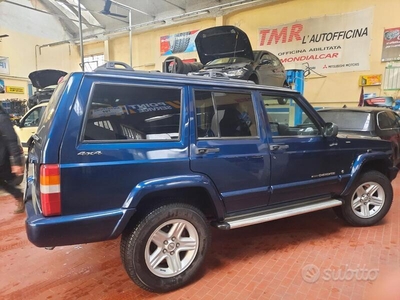 Usato 2001 Jeep Cherokee 2.5 Diesel 143 CV (8.500 €)