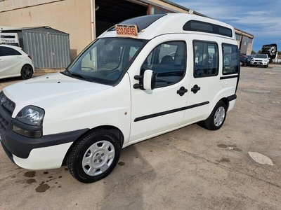 Usato 2003 Fiat Doblò 1.9 Diesel 101 CV (8.300 €)