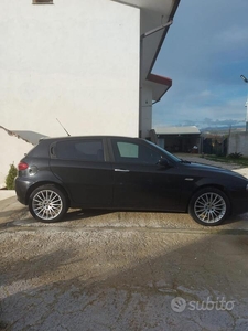 Usato 2005 Alfa Romeo 147 1.9 Diesel 150 CV (3.200 €)