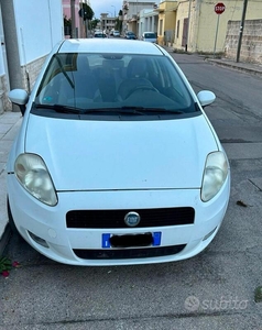 Usato 2005 Fiat Grande Punto 1.4 Benzin 77 CV (2.950 €)