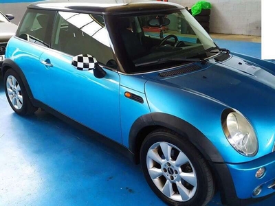 Usato 2005 Mini Cooper 1.6 Benzin 116 CV (3.800 €)