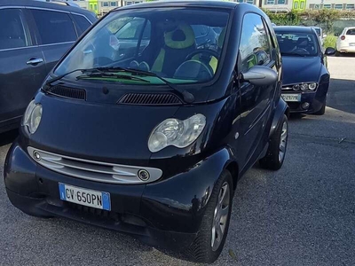 Usato 2005 Smart ForTwo Coupé 0.7 Benzin 61 CV (2.700 €)