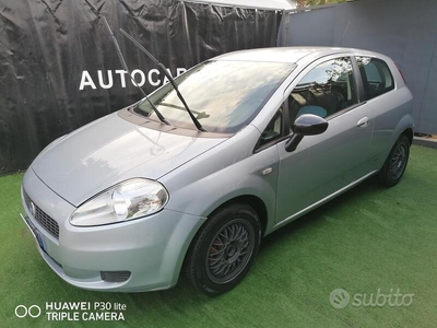 Usato 2006 Fiat Grande Punto 1.2 Benzin 65 CV (2.900 €)