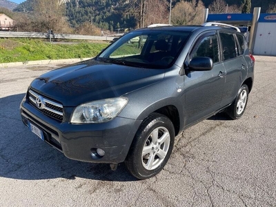 Usato 2006 Toyota RAV4 2.2 Diesel 137 CV (4.900 €)