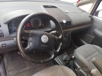 Usato 2006 VW Sharan 1.9 Diesel 110 CV (4.500 €)