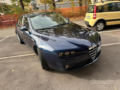 Usato 2008 Alfa Romeo 159 1.9 Benzin 160 CV (2.200 €)