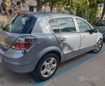 Usato 2008 Opel Astra 1.4 Benzin 90 CV (2.000 €)