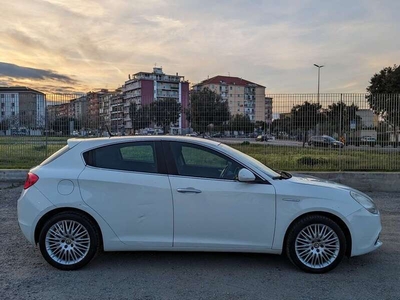 Usato 2010 Alfa Romeo Giulietta 1.6 Diesel 105 CV (6.850 €)