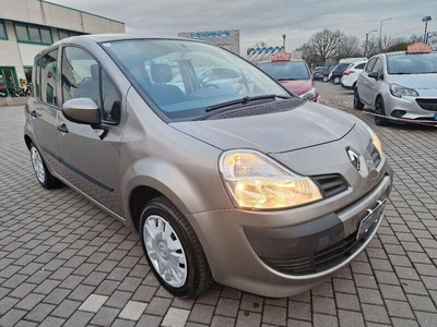 Usato 2010 Renault Modus 1.1 Benzin 75 CV (4.400 €)