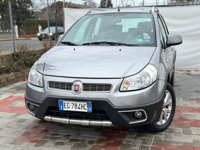 Usato 2011 Fiat Sedici 1.6 Benzin 120 CV (3.990 €)