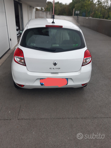 Usato 2011 Renault Clio II 1.1 Benzin 75 CV (5.000 €)