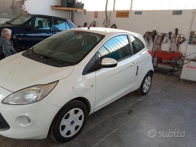 Usato 2012 Ford Ka 1.2 Benzin 69 CV (6.500 €)