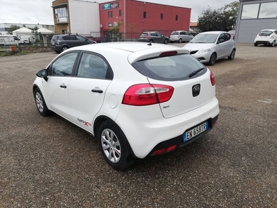 Usato 2012 Kia Rio 1.2 Benzin 85 CV (7.800 €)