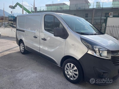 Usato 2015 Opel Vivaro 1.6 Diesel (8.400 €)