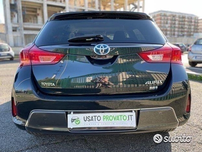 Usato 2015 Toyota Auris Hybrid 1.8 El_Hybrid 99 CV (10.900 €)