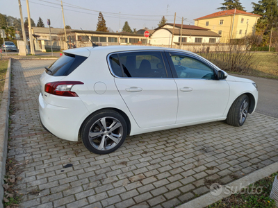 Usato 2016 Peugeot 308 1.6 Diesel 120 CV (11.000 €)