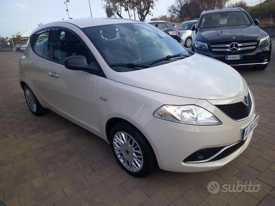 Usato 2017 Lancia Ypsilon 1.2 Benzin 69 CV (10.800 €)