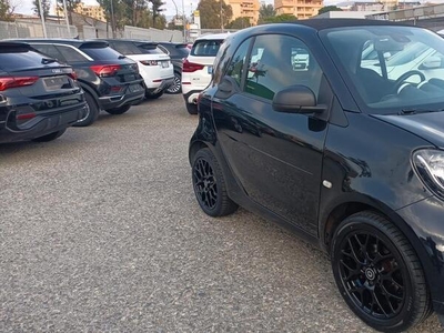 Usato 2017 Smart ForTwo Coupé 1.0 Benzin 71 CV (13.900 €)