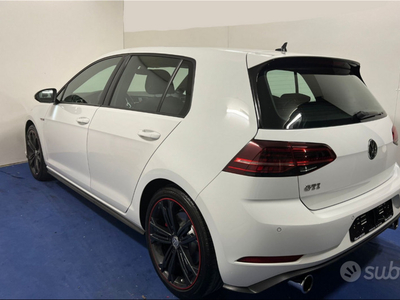 Usato 2017 VW Golf VII 2.0 Benzin 220 CV (27.500 €)