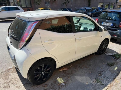 Usato 2018 Toyota Aygo 1.0 Benzin 69 CV (14.000 €)