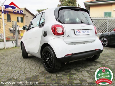 Usato 2019 Smart ForTwo Coupé 1.0 Benzin 71 CV (13.500 €)