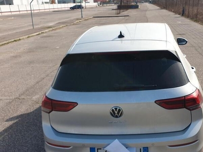 Usato 2020 VW Golf VIII 1.5 Benzin 131 CV (24.500 €)