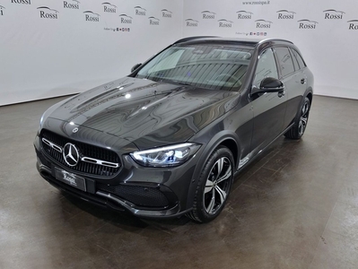 Usato 2023 Mercedes C220 2.0 El_Hybrid 200 CV (69.000 €)